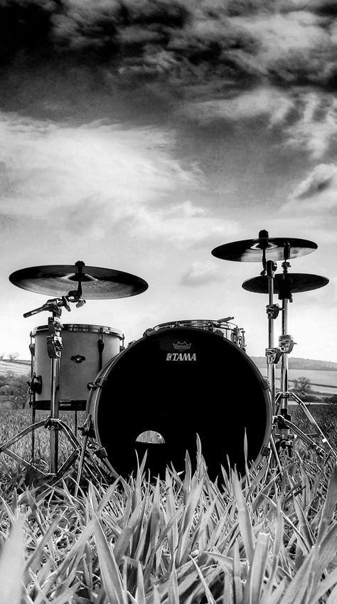 TAMA Hyperdrive drum kit photography by Miles Davis Drummer Quotes, Drummer Art, Drums Wallpaper, Drum Craft, More Cowbell, Music Rules, Drums Art, Electric Guitar Design, Music Machine