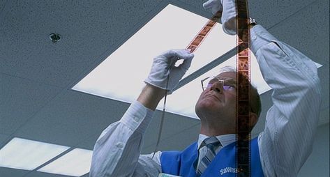 "One Hour Photo"  Dir: Mark Romanek  DoP: Jeff Cronenweth  Year: 2002 David Lean, Todd Haynes, Lost Film, One Hour Photo, Angel Tattoos, Citizen Kane, Ang Lee, Boogie Nights, Rian Johnson