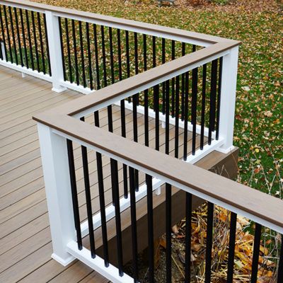 Drink Rail, Porch Railing Designs, Modern Gardening, Composite Deck Railing, Deck Remodel, Patio Railing, Deck Railing Design, Garden Cactus, Modern Deck