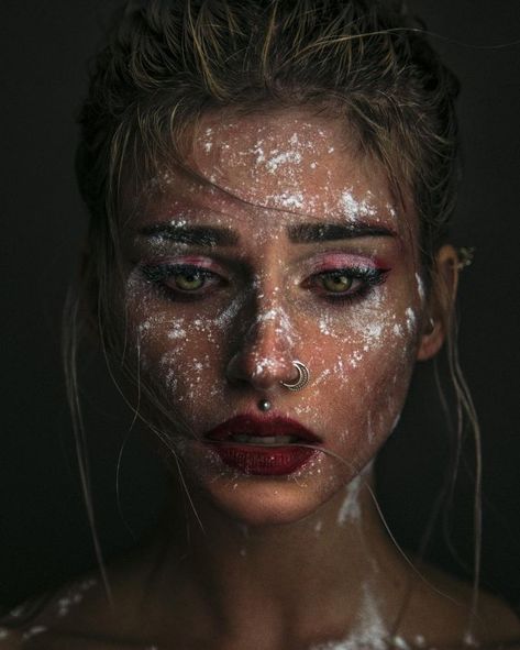 Fine Art And Dark Beauty Portrait Photography By Haris Nukem Haris Nukem, Beauty Portrait Photography, Beauty Fotografie, Dark Portrait, Dark Art Photography, Simple Portrait, Dreamy Photography, Photographie Portrait Inspiration, Self Portrait Photography