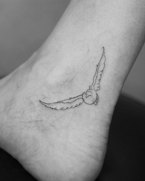 Fine Bird Tattoo, Sun And Birds Tattoo, Feminine Eagle Tattoo For Women, Pigeon Tattoo Small, Minimal Bird Tattoo, Ruth Tattoo, Condor Tattoo, Tattoo Silly, Eagle Tattoo For Women