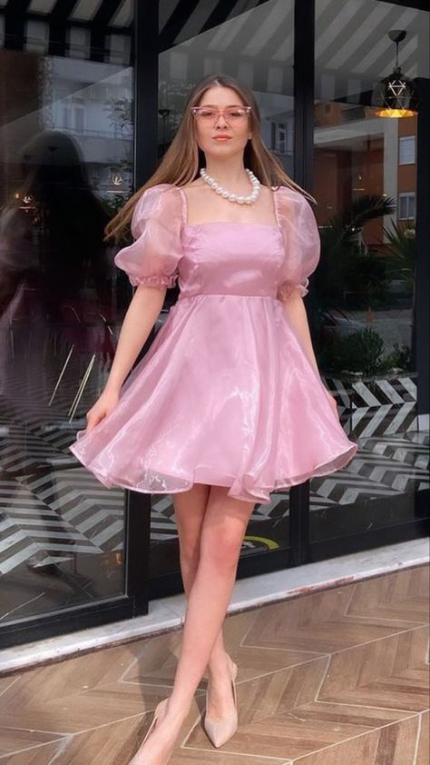 Birthday One Piece Dress, Organza Skirt And Crop Top Western, Birthday Dresses Teenage Girl, Birthday Outfit Frock, Bday Dresses For Teens, Birthday Dress Ideas For Teens, Mini Frocks For Women, Vestido Rosado Outfit, Birthday Dresses For Teens