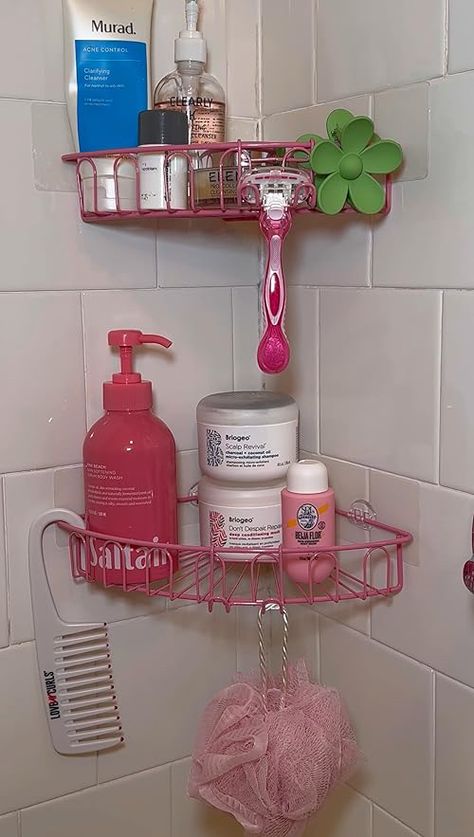 Aesthetic Bathroom Design, Small Apartment Inspo Bathroom, Pink Aesthetic Bathroom Ideas, Aesthetic Bathroom Decor Ideas, Small Bathroom Ideas Organization, Girly Apartment Bathroom, Dorm Shower Ideas, Aesthetic Shower Organization, Uni Bathroom Ideas