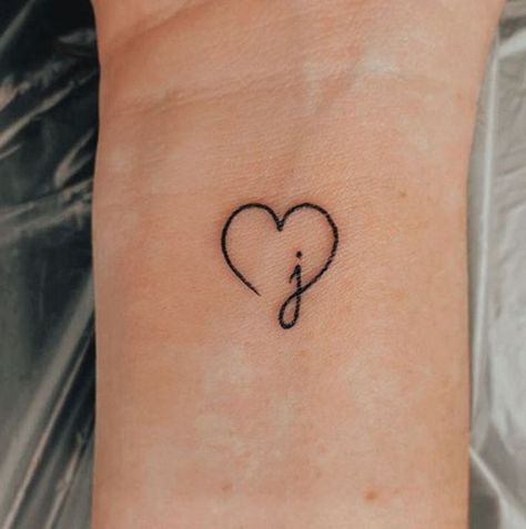 Cute Bf Gf Tattoos, Tattoo To Honor Late Husband, Simple Tattoo For Daughter, Family Tattoo For Women, Triple Heart Tattoo, Simple Mom Tattoos, Scarlett Tattoo, Tattoos For Brothers Who Passed, Tattoo Ideas For Moms With Sons