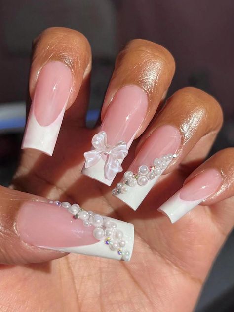 White Nails W Charms, Bow And Pearl Nails, White Perle Nails, Nails With Bows And Pearls, Pearl Square Nails, Bday Nails, Natural Nail Designs, Birthday Hairstyles, Aesthetic Nails