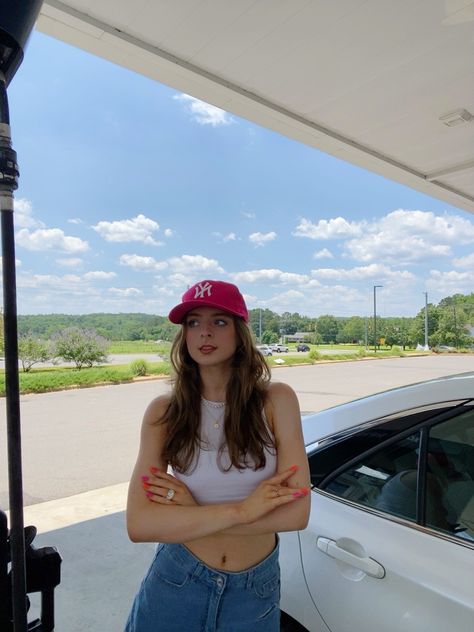 hat vsco fashion accessories fit Red Hat Outfit Summer, Red Hat Outfit Baseball, Hat Inspo Outfit, Ballcap Outfits, Outfit Cappello, Red Cap Outfit, Inspo Outfit Summer, Red Hat Outfit, Styling Basics