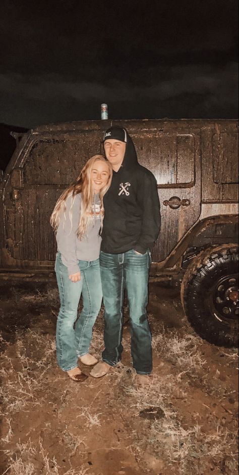 Country Couple Pictures, Country Relationship Goals, Country Relationships, Cute Country Couples, Dream Relationship, Country Couples, Ideal Boyfriend, Cute Relationship Photos, Couple Photoshoot Poses