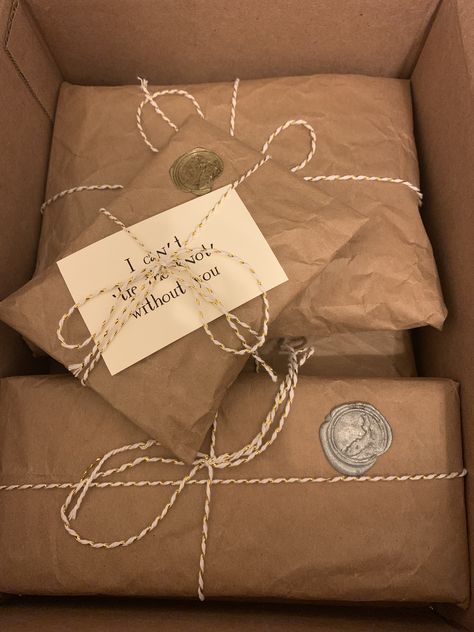 Individual gifts were wrapped in crumpled brown paper for a more authentic look. Wax seals were made separately and glued on to the packages. An additional card was added to the knot earrings and hair ties: "I can't 'tie the knot' without you". Brown Wrapping Paper Gifts, Brown Paper Presents, Brown Gift Wrap, How To Wrap Earrings As A Gift, Cute Gift Packaging Ideas, Harry Potter Gift Wrapping, Gift Giving Aesthetic, Brown Paper Gift Wrapping Ideas, Brown Paper Christmas Wrapping