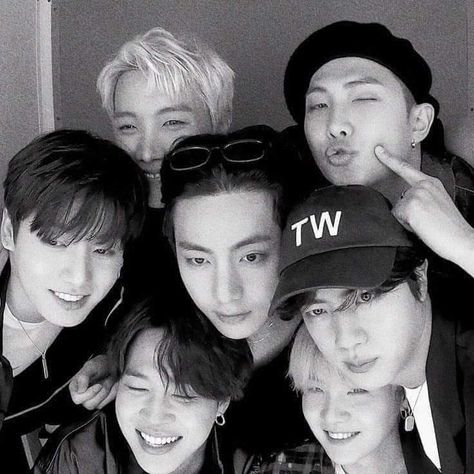 Bts Black And White, Bts Group Photos, Bts Aesthetic Pictures, Bts Group, I Love Bts, Bts Lockscreen, Bts Members, Bts Bangtan Boy, Bts Boys