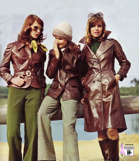 Mid to later in 70s. Leather coats, especially on younger women, was common. Trent Coat, Womens Leather Jacket Outfit, Fashion Leather Jacket, Jacket Outfit Women, Fashion 1970s, Outfits 70s, 60s 70s Fashion, Estilo Hippy, 70s Women