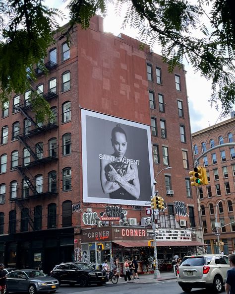 #nyc #newyork #soho #saintlaurent #ysl #billboard Soho Nyc Aesthetic, I Love Nyc, Nyc Aesthetic, New York Life, Soho Nyc, City Of Angels, Nyc Trip, Year Of The Dragon, Park Avenue