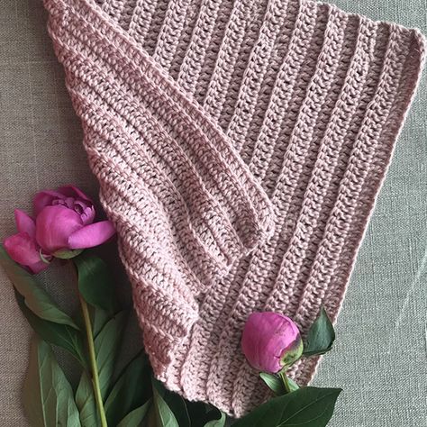 Hæklet karklud i ribmønster - sådan gør du | Kære hjem - idéer til din bolig og have Free Chunky Knitting Patterns, Baby Romper Pattern, Chunky Knitting Patterns, Chunky Knitting, Romper Pattern, Crochet Rug, Knitting Techniques, Crochet Designs, Knit Patterns