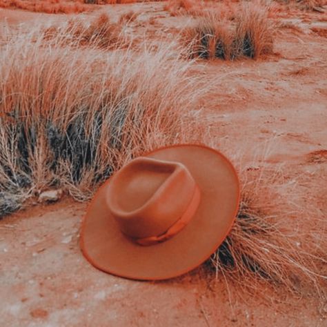 cowboy aesthetics for my boys Blush Cake, Western Aesthetic Wallpaper, Fondant Techniques, Cowboy Photography, App Ikon, Desert Aesthetic, Western Photo, Cowboy Aesthetic, Western Photography