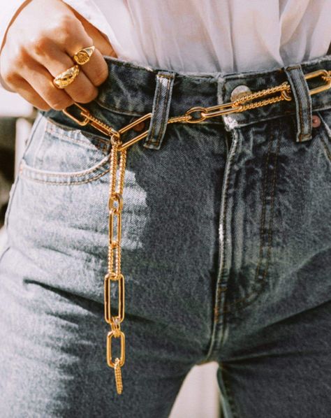 Chain Belt Outfit, Jeans With Chains, Trendy Belts, Chain Belts, Gold Belts, Clothing Details, Chain Belt, The Gold, Daily Outfits