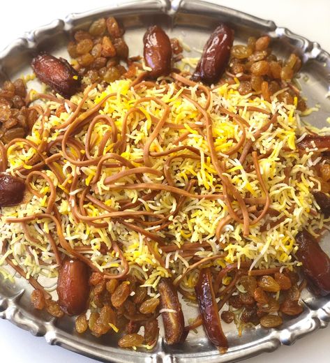 Reshteh Polo - Noodle Rice Iranian Rice Persian Recipes, Persian Rice With Raisins, Persian Shirazi Salad, Persian Salad, Tah Dig Persian Rice Recipe, Tadig Persian Rice, Persian Chicken, White Fish Recipes, Persian Rice