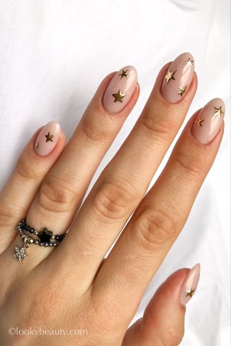 Nails Stars, Stars Nails, Bridesmaids Nails, New Years Nail Designs, Milky Nails, Nails Gold, Nail Design Ideas, Cute Gel Nails, Nails 2020