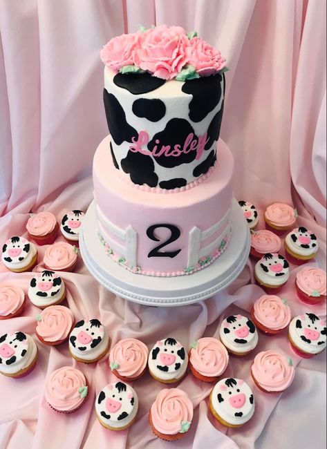 Pink Cow Cake, Pink Cow Birthday, Cow Themed Cake, Cow Print Cakes, Cowgirl Birthday Cakes, Cow Birthday Cake, Cow Baby Shower Theme, Cow Print Birthday, Girls First Birthday Cake