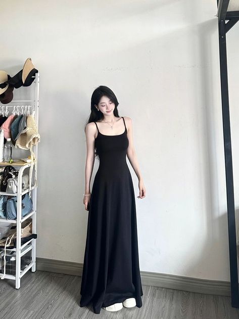 Long Floral Dress Outfit, Ae Outfits, Floral Dress Outfit, Formal Black Dress, Long Floral Dress, Floral Dress Outfits, Dress Korea, Fashion Top Outfits, Elegant Beauty