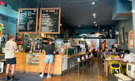 15 Best Coffee Shops in Chicago in 2023 (By a Local) - Travel Lemming Best Coffee In Chicago, Coffee Shops In Chicago, Chicago Cafe, Cool Coffee Shops, Dark Matter Coffee, Chicago Coffee Shops, Chicago Coffee, Specialty Coffee Drinks, Chicago Aesthetic