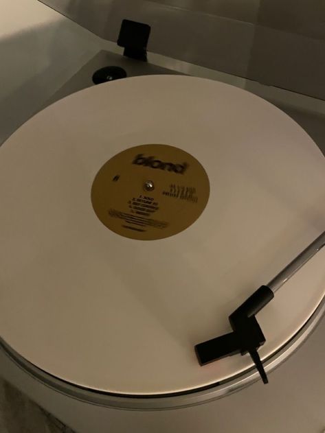 Frank Ocean Vinyl, Frank Ocean White, Blonde Frank Ocean, Rnb Aesthetic, Blonde Album, Blonde Aesthetic, Vinyl Aesthetic, White Ferrari, Ocean Girl