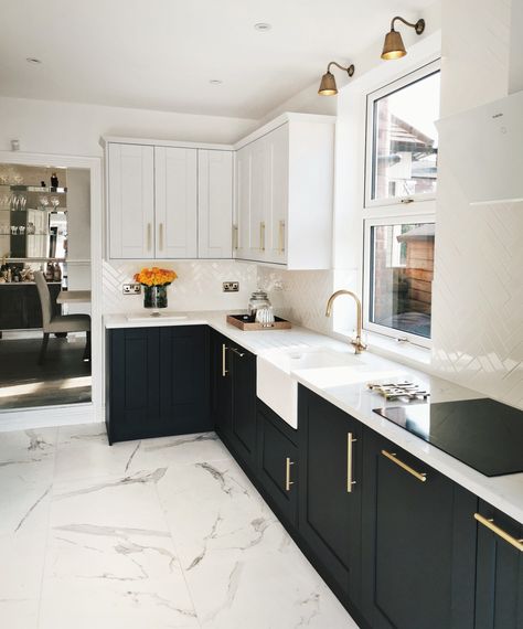 Dove Grey Kitchen, White Tile Kitchen Floor, Marble Floor Kitchen, Charcoal Kitchen, White Marble Kitchen, White Kitchen Tiles, Black Kitchen Cabinets, White Kitchen Design, Kitchen Floor Tile