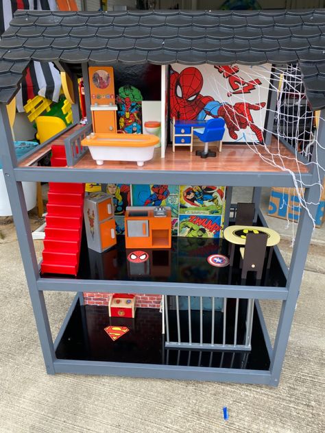 Super Hero Room Ideas, Old Dollhouse, Doll House For Boys, Dollhouse Makeover, Ikea Dollhouse, Superhero Dolls, Superhero Bedroom, Superhero Room, Boy Diy