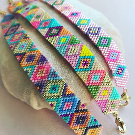 Seed Bead Crafts, Beaded Dog Collar, Bead Weaving Tutorials, Bracelets Handmade Diy, Diy Bracelets Patterns, Bead Loom Bracelets, Beaded Bracelet Patterns, Bead Work Jewelry, Beaded Bracelets Diy