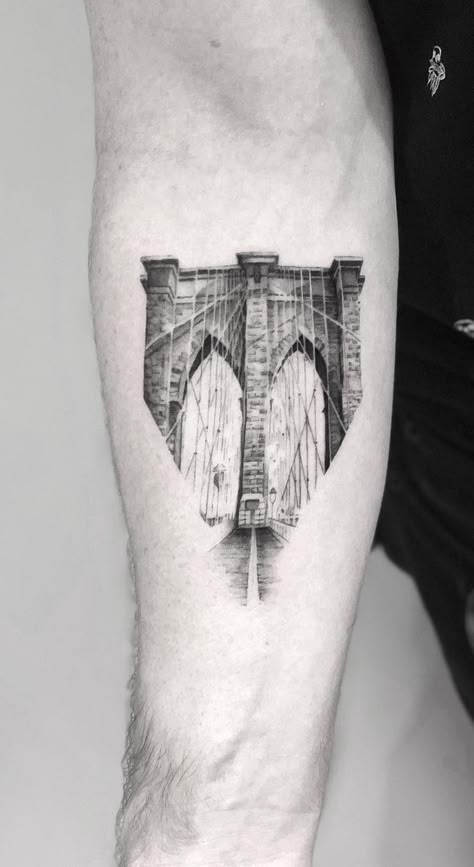 architecture inspired tattoo - Brooklyn bridge © tattoo artist Victoria Do ❤ 🌉 ❤ 🌉 ❤ 🌉 ❤ 🌉 ❤ City Inspired Tattoo, Brooklyn Bridge Tattoo, Nyc Tattoo Ideas, Drew Tattoo, Bb Tattoo, Tattooed Person, Tattoo New York, Pinterest Tattoo Ideas, Bridge Tattoo