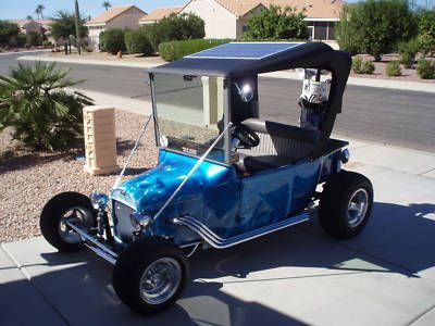 Somebody finally succeeded in achieving the hot rod T-Bucket look on a small scale. And not just the profile which looks eerily like a blue version of our logo. Golf Cart Body Kits, Titleist Golf Bag, Golf Cart Bodies, Golf 7 R, Go Kart Plans, Custom Golf Carts, Titleist Golf, Electric Golf Cart, T Bucket