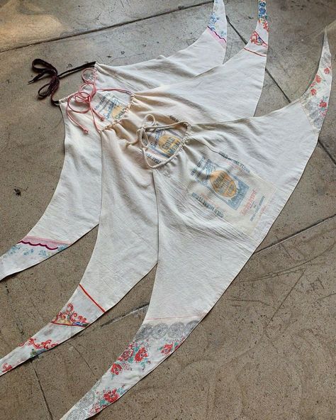 3 Women | Reversible halters coming to our drop tomorrow @ noon 🔜 Specially made in Long Beach, CA using 1920s flour bags, 1930s embroidered linen, … | Instagram Handsewn Clothes, Homemade Fashion, Floral Print Fabric, Pattern Blouse, Diy Sewing Clothes, Diy Blouse, Blouse Diy, Fashion Blouse, Fashion Blouse Design