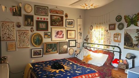 Whimsical Bedroom, Pretty Room, Dreamy Room, Cottagecore Aesthetic, Whimsical Decor, Maximalism, Dream Room Inspiration, Room Makeover Inspiration, Cozy Room