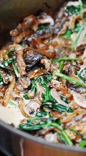 SIDE DISH: Sautéed Spinach, mushrooms, and caramelized onions Mushrooms Sauce, Spinach Side Dish, Pasta Ravioli, Mushroom Side Dishes, Spinach And Mushrooms, Spinach Mushroom, Mushroom Dish, Vegetable Side Dishes Recipes, Vegan Side Dishes