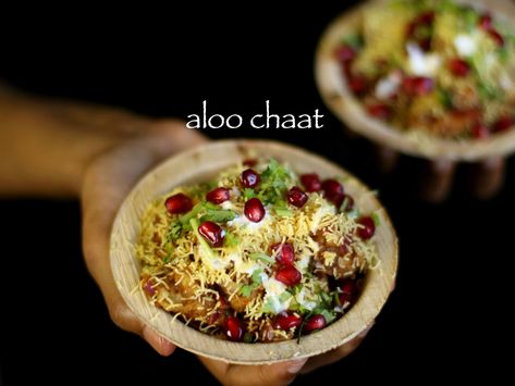 potato chaat, popular steet food of delhi/mumbai prepared with potato wedges. Aloo Chaat Recipe, Potato Chaat, Indian Street Style, Appetizers Vegetarian, Chats Recipe, Papdi Chaat, Desi Street Food, Jamun Recipe, Master Board