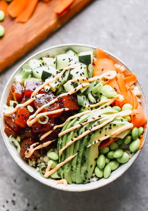 Easy Asian Dishes, Ahi Tuna Poke, Tuna Poke Bowl, Poke Bowl Recipe, Tuna Poke, Poke Bowls, Sushi Bowl, Poke Bowl, Bowl Recipe