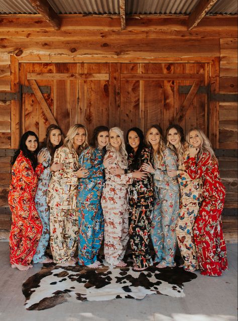 Punchy Wedding, Western Wedding Bridesmaids, Wedding Get Ready, Cowboy And Horse, Country Wedding Pictures, Pajamas For Men, Women Western Wear, Ready Outfits, Country Western Wedding