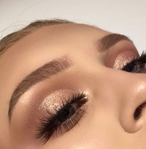 ✨ follow me for more poppin pins @uel ibekwe 💋 Trucco Glam, Teknik Makeup, Make Up Diy, Natural Summer Makeup, Eyeliner Tips, Mekap Mata, Makeup Sephora, Prom Makeup Looks, Formal Makeup