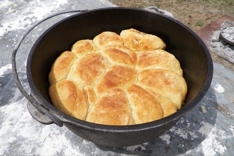 Period Recipes, Kent Rollins, Sourdough Biscuits, Dutch Oven Camping, Buttermilk Biscuits Recipe, Ranch Recipe, Sourdough Starter Recipe, Dutch Oven Cooking, Chuck Wagon