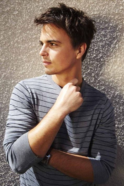 Darin Brooks from Blue Mountain State.. YES PLEASE :):) biggest celeb crush right here Darin Brooks, Blue Mountain State, The Croods, Amber Brown, Hawaii Usa, Bold And The Beautiful, Honolulu Hawaii, Hey Girl, Heart Eyes