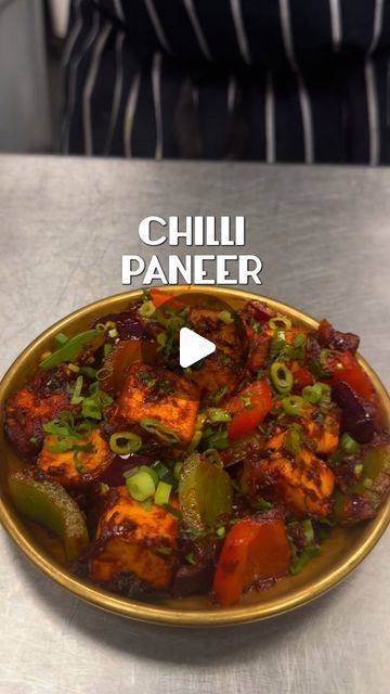 Chili Paneer Recipe, Paneer Starters, Chili Paneer, Paneer Curry Recipes, Chilli Paneer, Dark Soy Sauce, South Indian Style, Veg Snacks, Garlic Seeds