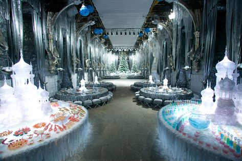 The Yule Ball Venue from Harry Potter And The Goblet of Fire would be perfect for my wedding reception! Yule Ball Aesthetic, Hogwarts Yule Ball, Harry Potter Yule Ball, Harry Potter Goblet, Harry Potter Studio Tour, Harry Potter Studios, Ball Aesthetic, Festa Harry Potter, The Goblet Of Fire