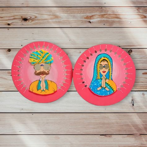 Rajasthani Clay Art, Clay Art On Mdf Board, Rajasthani Wall Art, Diwali Design, Couple Crafts, Rajasthani Art, Lippan Art, Board Painting, Couple Painting