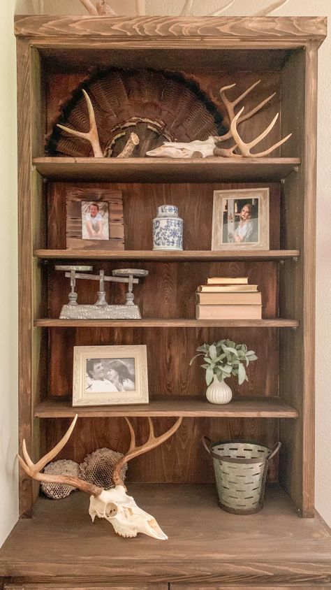 Decorating With Deer, Hunting Home Decor, Decorating With Antlers, Deer Head Decor, Taxidermy Decor, Deer Antler Decor, Hunting Theme, Antlers Decor, Western Rooms