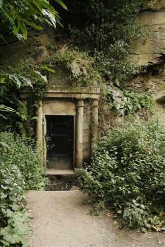 Hidden Door Ideas, Underground Home, Hidden Passageways, Underground Bunkers, L House, Doomsday Bunker, Secret Passage, Secret Passages, Secret Passageways