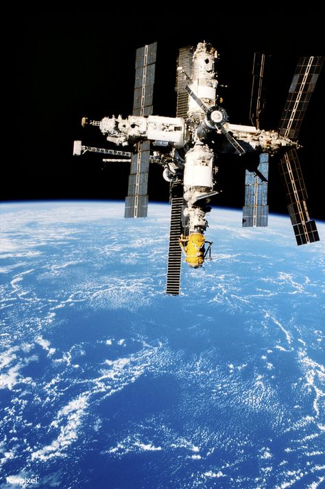 Satellite In Space, Nasa Poster, Nasa Photos, Nasa Space Shuttle, Nasa Astronaut, Astronaut Space, Space Photography, Nasa Space, Earth Orbit