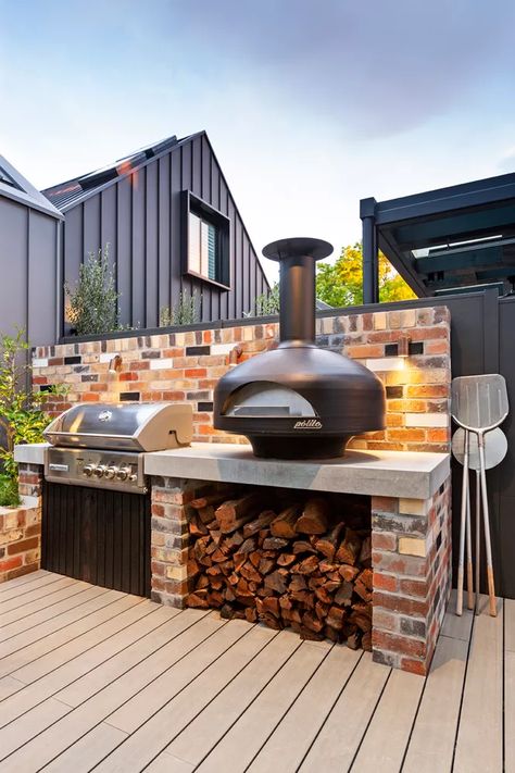 Aesthetic Bbq, Bbq Aesthetic, Pizza Oven Outdoor Kitchen, Brick Bbq, Design Grill, Outdoor Bbq Area, Landscaping Backyard, Outdoor Barbeque, Fire Pit Landscaping