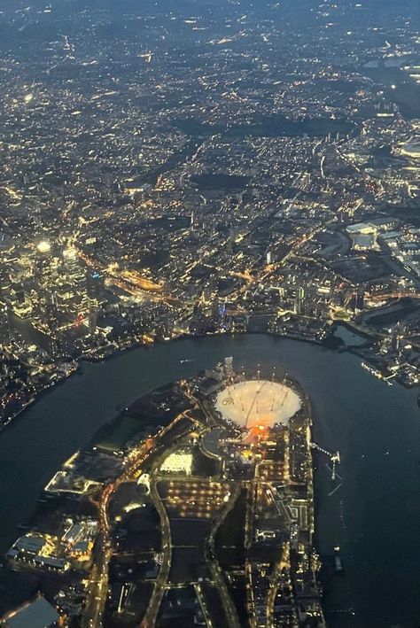 #london #plane #flight #flying #thames #lights #night #summer #city London Plane, Night Views, Plane Flight, Summer City, Night Summer, Night Flight, London Night, Selfie Ideas, Cute Selfie Ideas