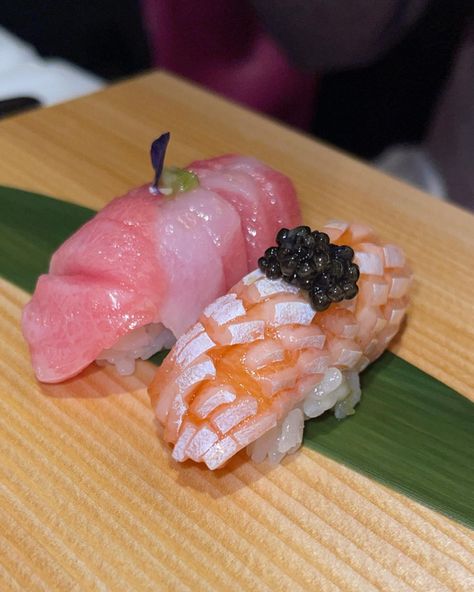 Fatty tuna with kizami wasabi and salmon belly with caviar nigiri 🍣 #kibako #japanese #japan #london #wagyu #instafood #insider #chef… | Instagram Fatty Tuna, Salmon Belly, Sushi Art, Japanese Food, Food Art, Food Lover, Chef, Japan, London