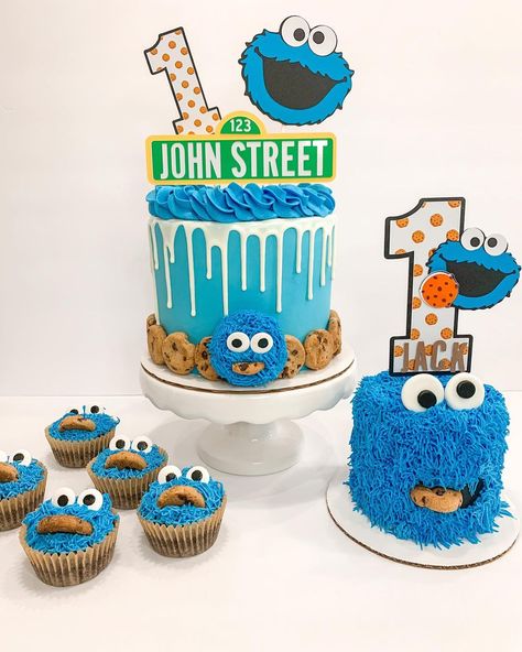 First Year Birthday Theme Boy, Cookie Monster Birthday Cake, Cookie Monster Theme Party, Cookie Monster Smash Cake, Cookie Monster 2nd Birthday Boy, Cookie Monster 1st Birthday Cake, Cookie Monster First Birthday, Cookie Monster Cakes, Cookie Monster 1st Birthday