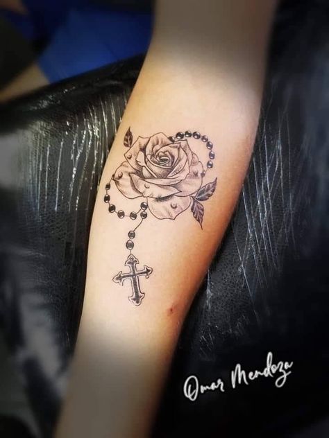 Rosary Bead Tattoo, Memorial Tattoo Ideas, Rip Tattoo, Meaningful Wrist Tattoos, Cute Tattoos On Wrist, Rosary Tattoo, Bright Tattoos, Matching Best Friend Tattoos, Blue Rose Tattoos