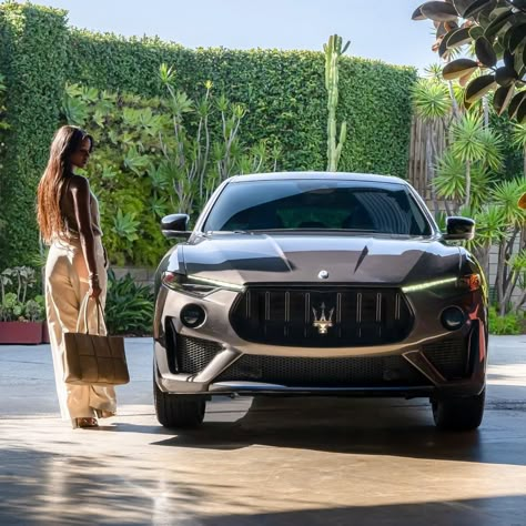 Maserati Suv, Audi Car Models, Maserati Levante, Social Media Marketing Strategies, High End Cars, Rolls Royce Phantom, Mercedes Car, Dreams Do Come True, Classy Cars